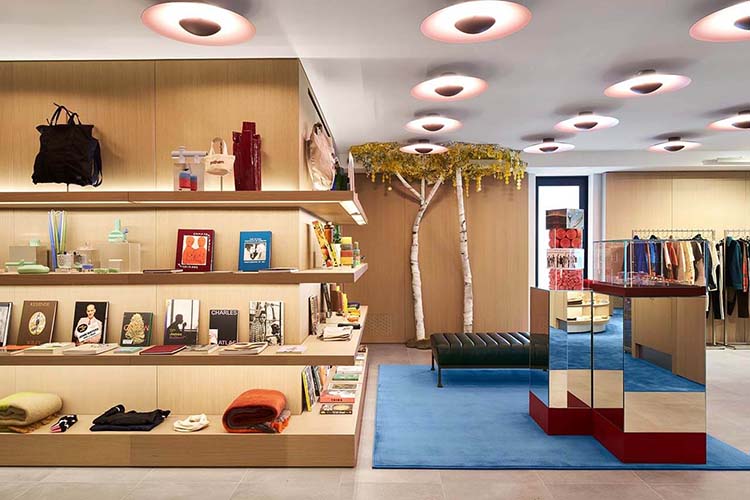 Luxuscikké pozícionált kannabisz prémium merchandisinggal